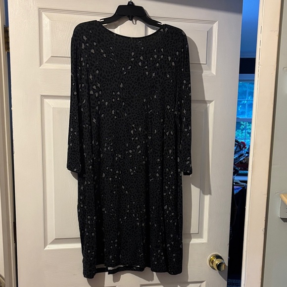 Time and Tru Black Patterned Long Sleeve Dress - Picture 3 of 3